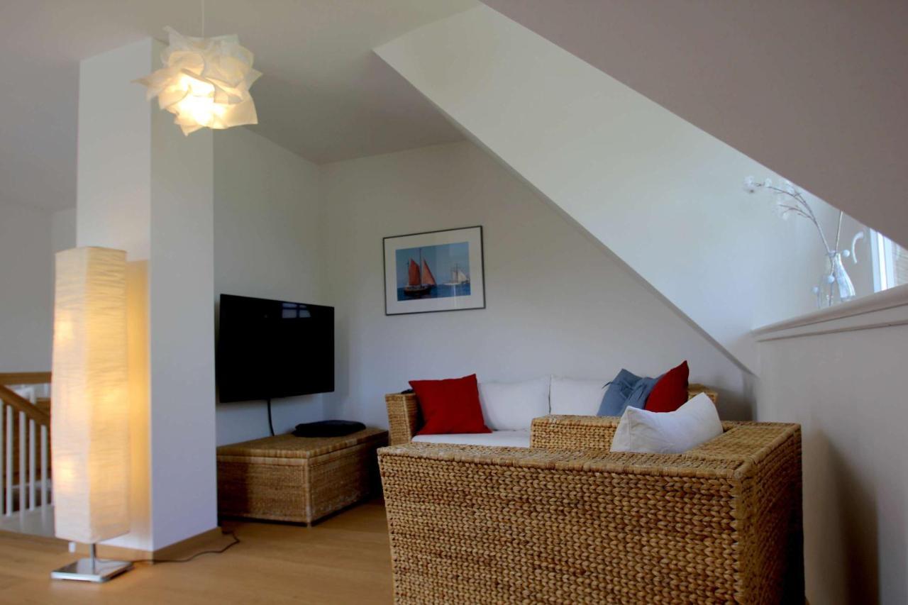 Wassernahes Ferienhaus Mit Meerblick Und Schwimmbadnutzung In Sellin - Ferienhaus Rohrweihe Gager Exteriér fotografie
